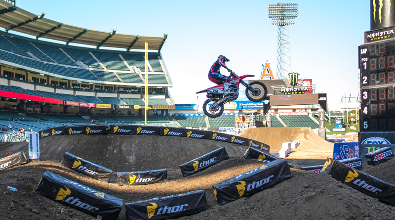 Illustration for article titled I'm Going To Spend All Fall Trying To Get You To Love Supercross